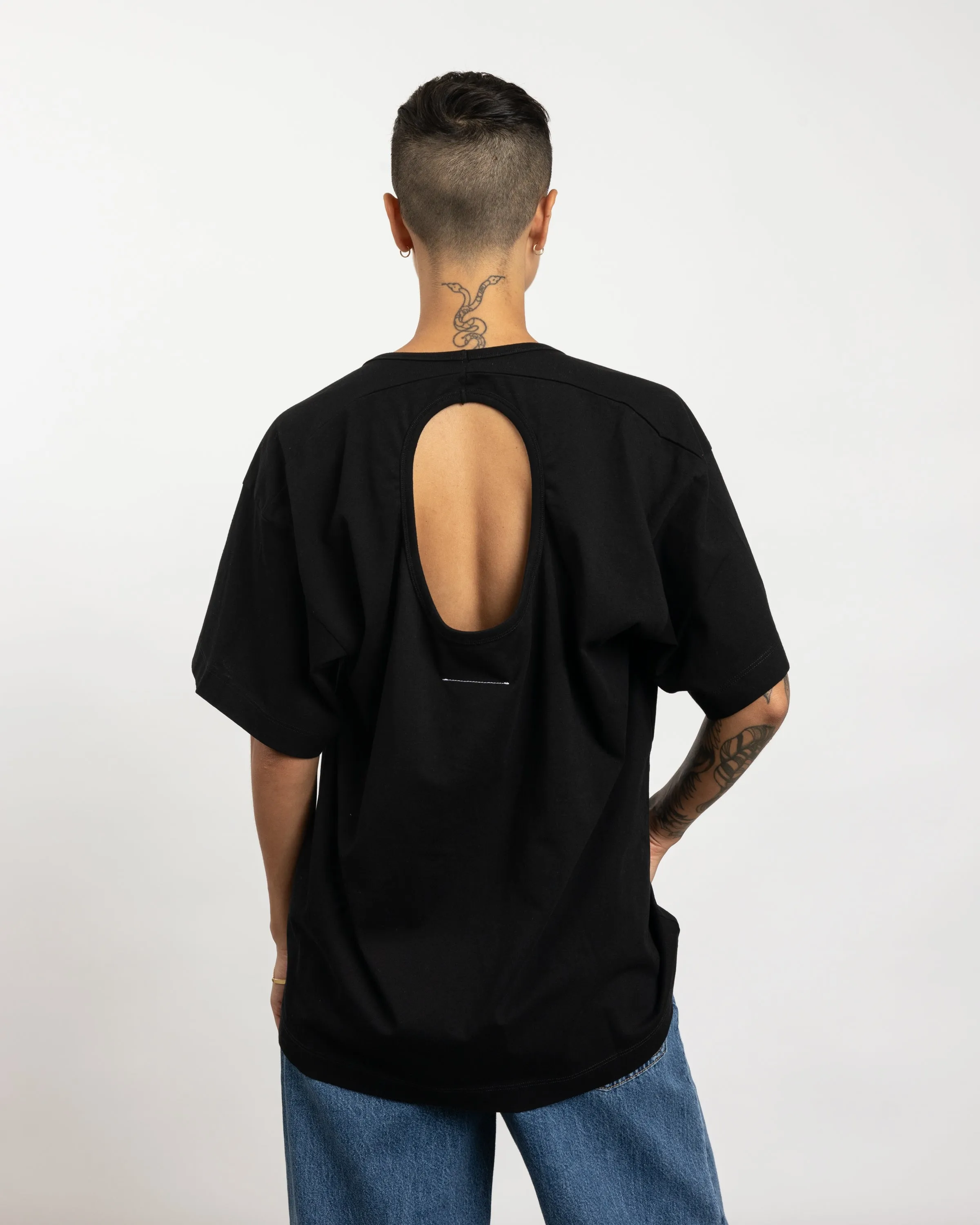 Cut Out Scoop T-Shirt in Black