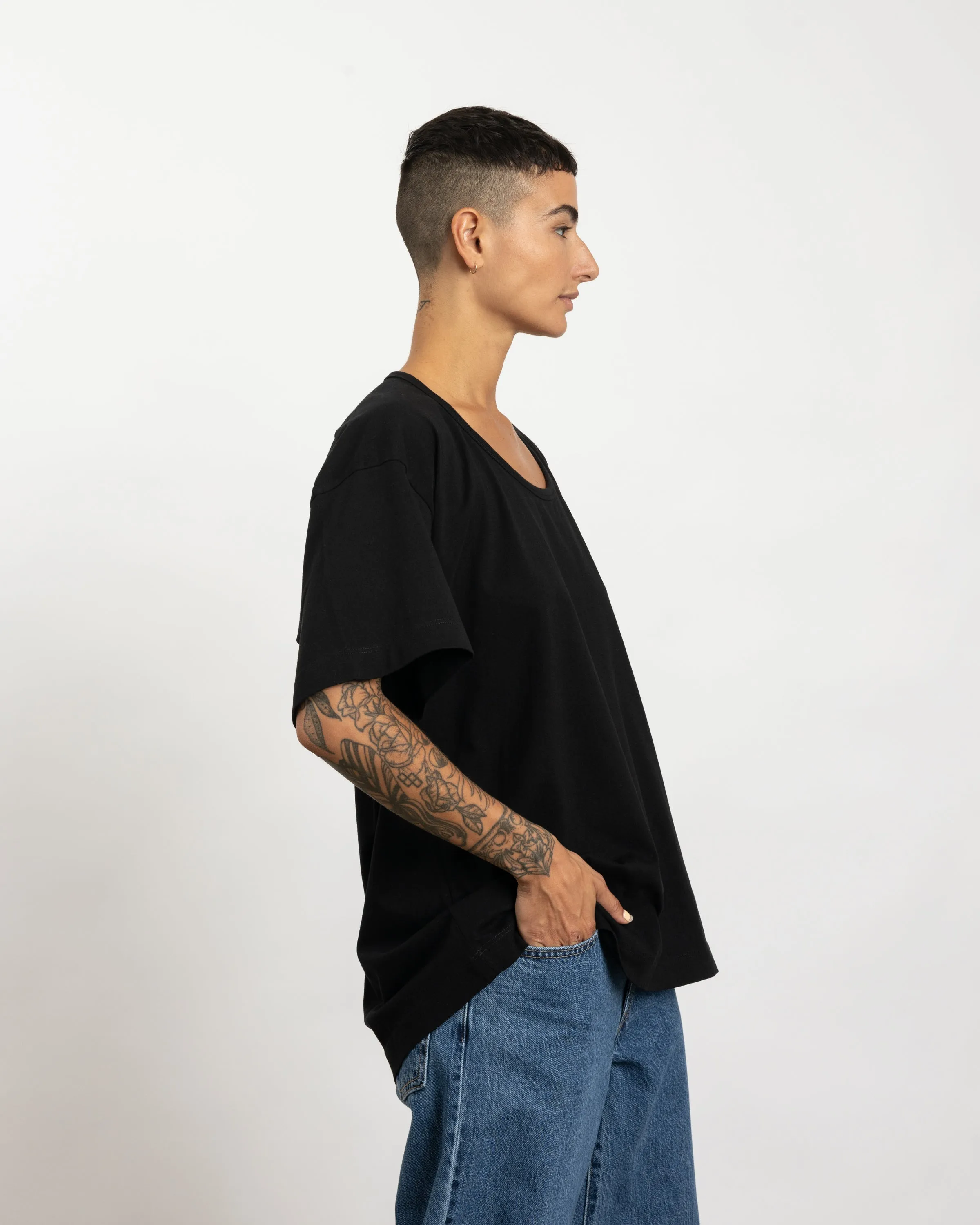 Cut Out Scoop T-Shirt in Black