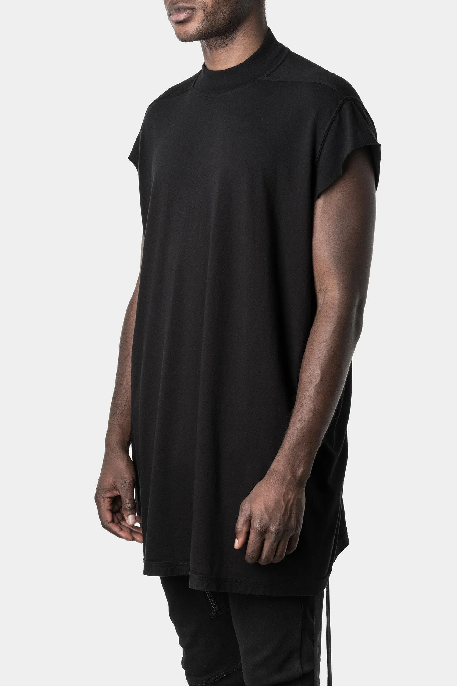 Jumbo sleeveless tee