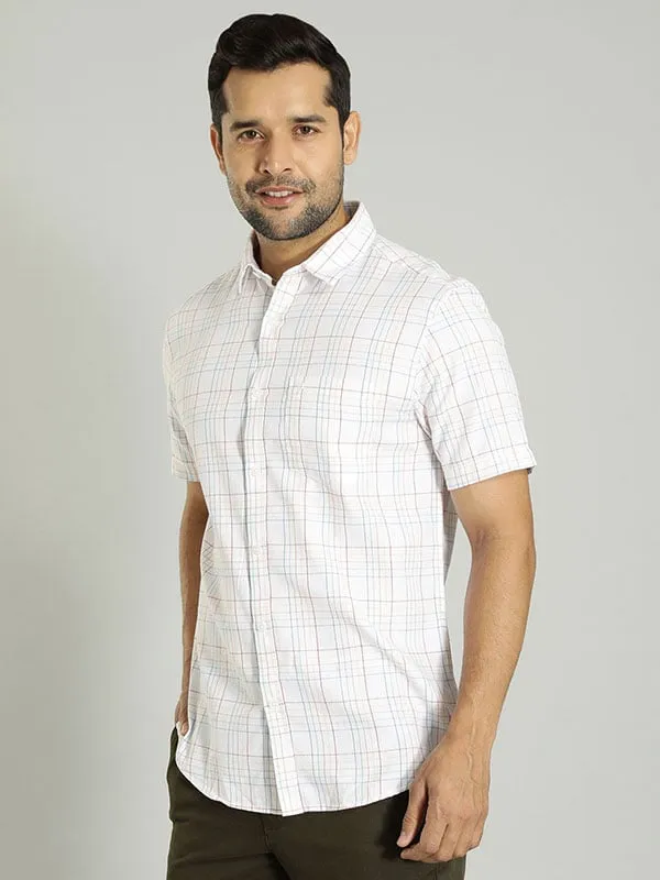 Men Checked Half Sleeve Cotton Blend Shirt