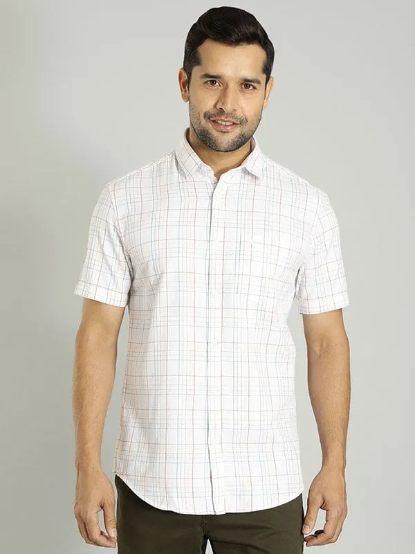 Men Checked Half Sleeve Cotton Blend Shirt