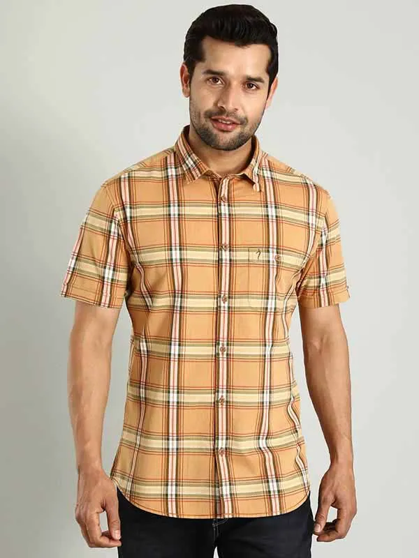 Men Checked Half Sleeve Cotton Shirt