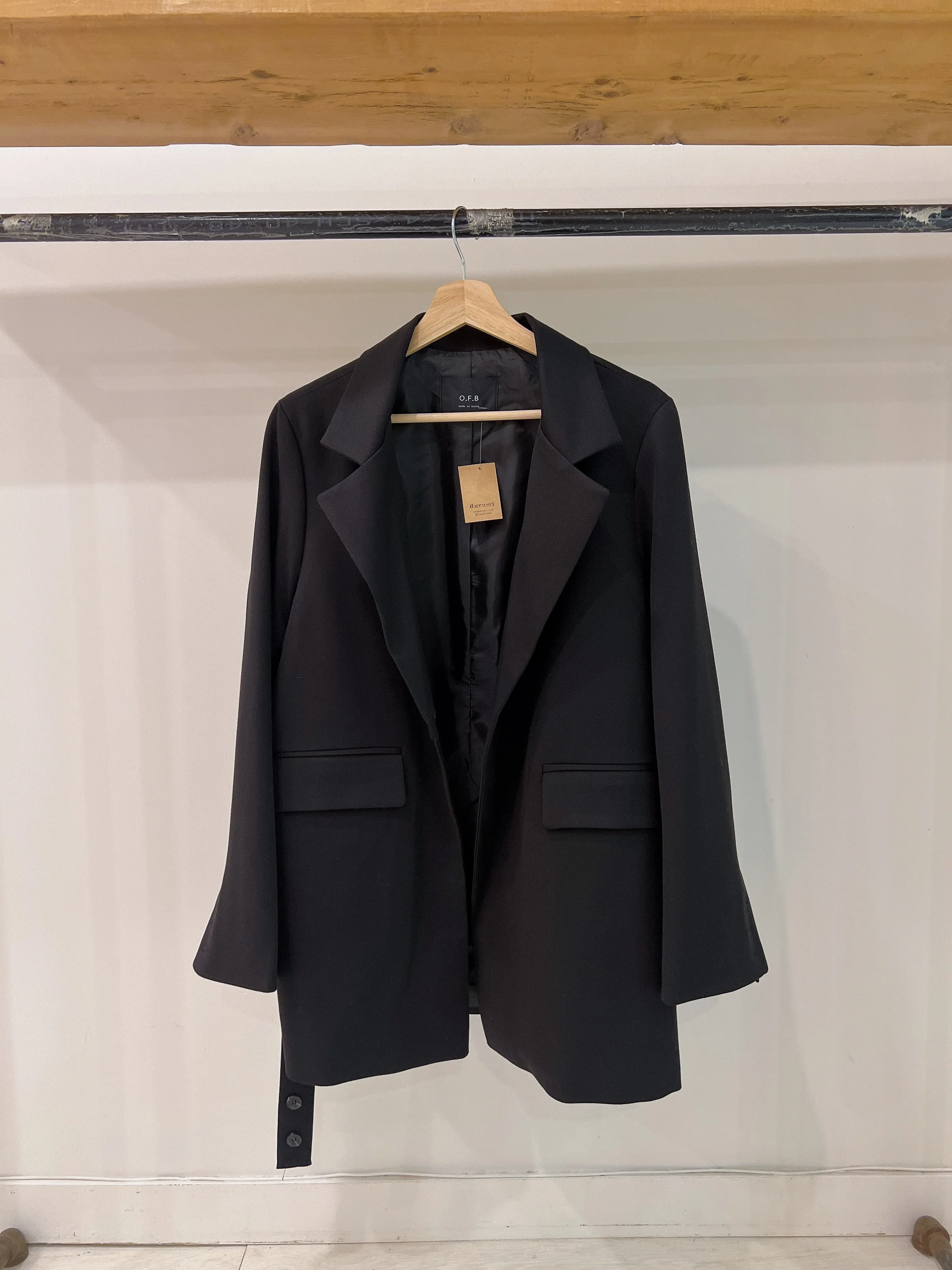 SERA Belted blazer