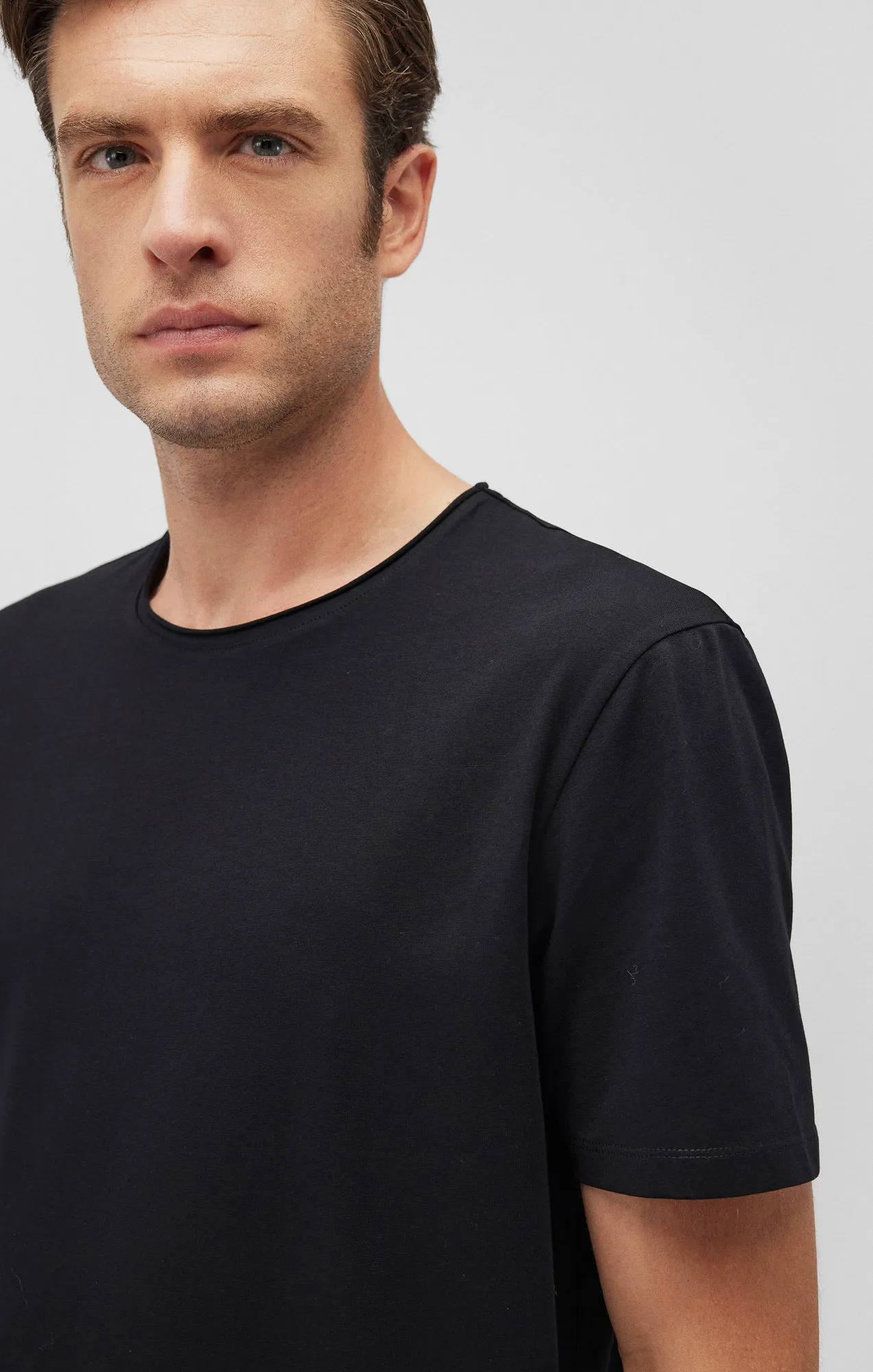 SHORT SLEEVE T-SHIRT IN BLACK